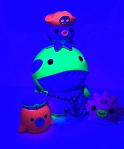 Spastic Pops IN STOCK Spastic Collectibles Exclusive LE199 Blacklight Reactive Orca & Friends [Kaze Studio X Martian Toys]